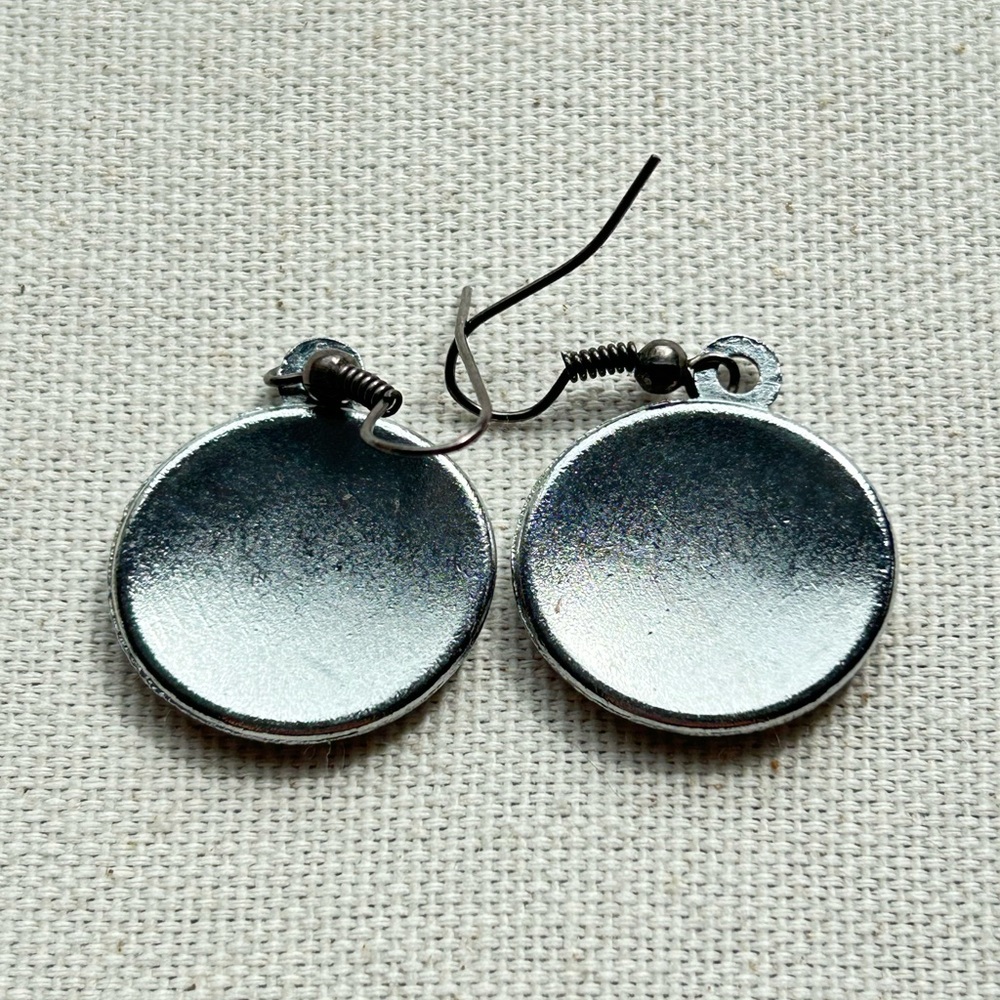SPOOKY HALLOWEEN DROP 🎃💀🩷 Earrings 2 for 20$!!! - Picture 3 of 4